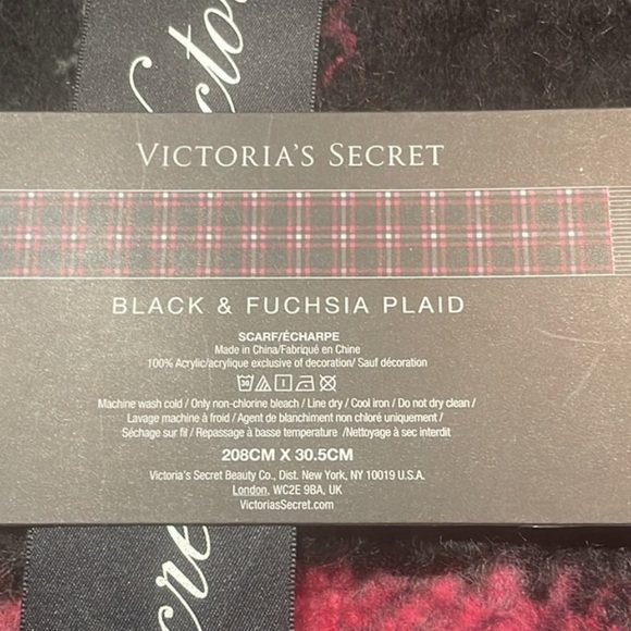 NWT Victoria's Secret Winter Angel Collection Warm Cozy Buffalo Plaid Scarf - Picture 6 of 7